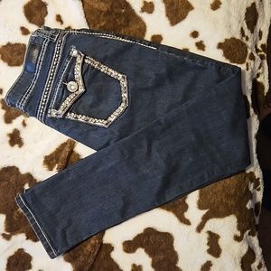 Skinny/straight leg jeans